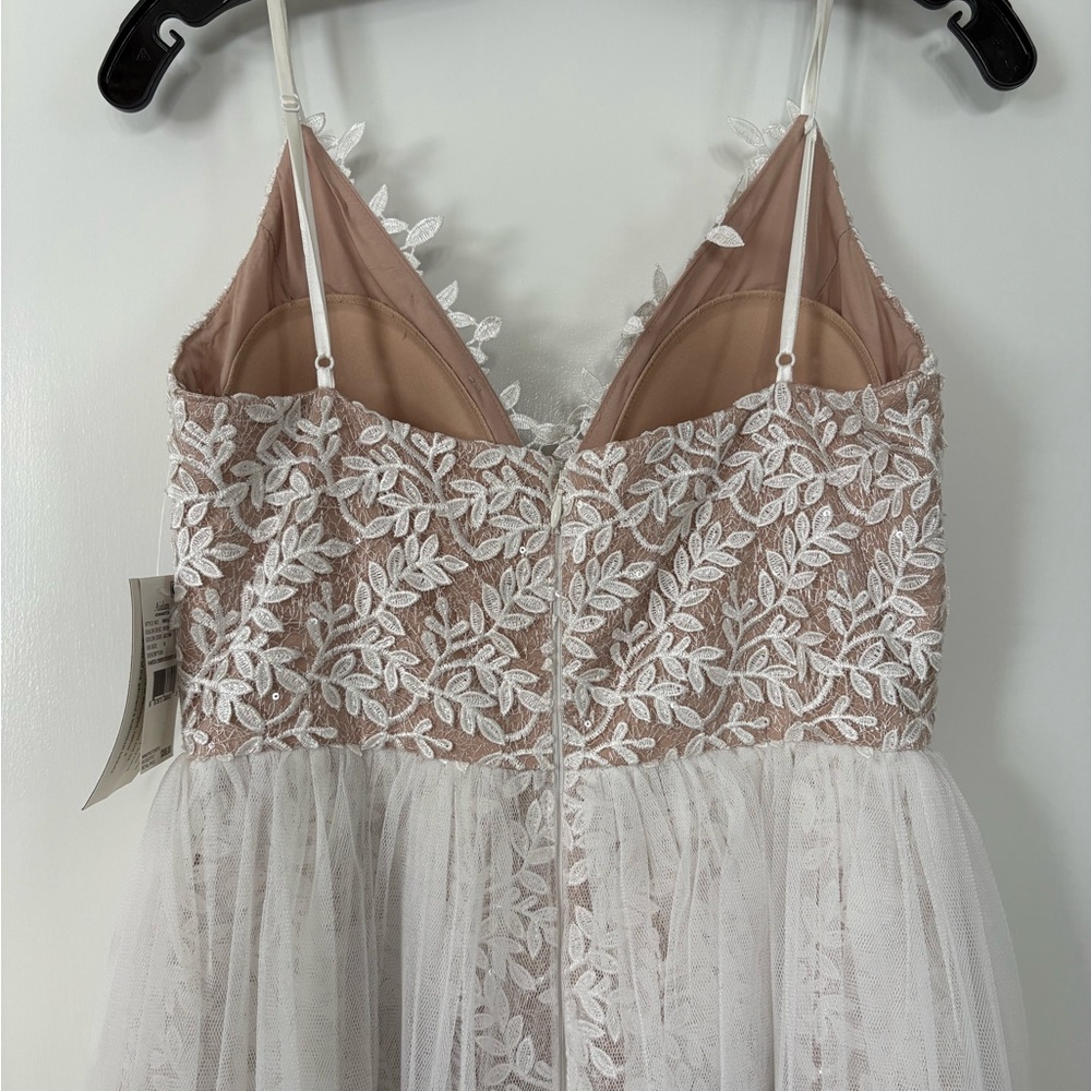 Aidan Mattox White Embroidered Lace V-Neck Gown NWT Size 6 Wedding Formal - Picture 6 of 9
